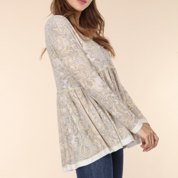 ❤️LAST NEW S Yellow Relaxed Knit Lace Print Top - Picture 2 of 9
